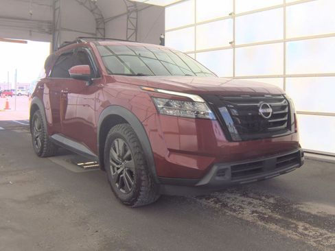 Used 2022 Nissan Pathfinder SV w/ SV Black Package FWD image 2