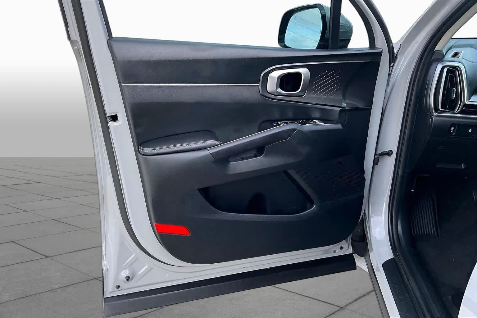 Used 2025 Kia Sorento S w/ Panoramic Sunroof Package FWD image 22