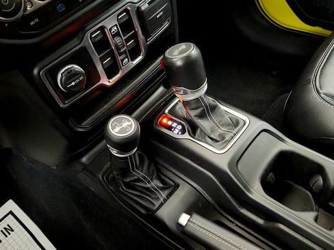 Used 2023 Jeep Wrangler Unlimited Sahara w/ Cold Weather Group AWD/4WD image 15