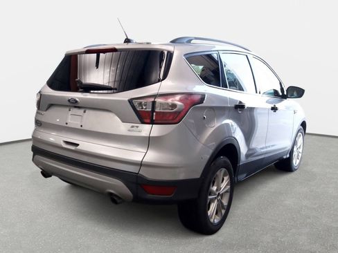 Used 2017 Ford Escape SE w/ SE Leather Comfort Package FWD image 2