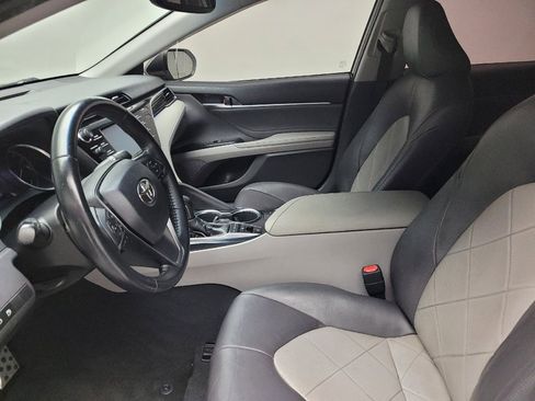 Used 2018 Toyota Camry XLE image 17