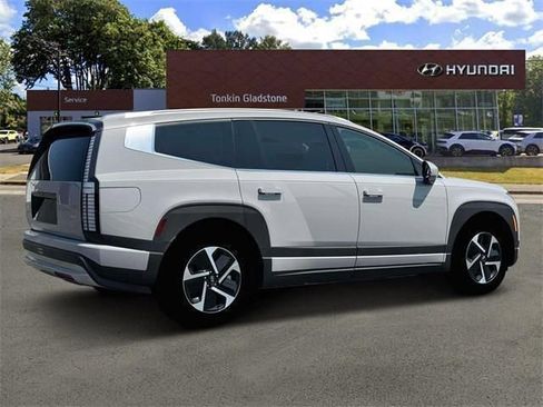 New 2026 Hyundai Ioniq 9 SE image 8