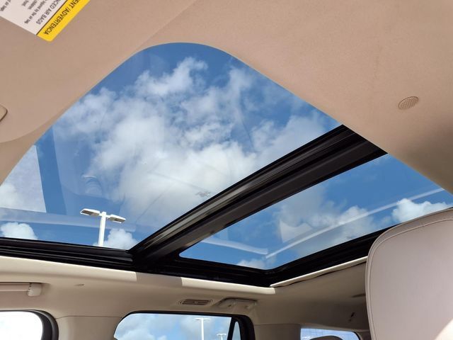 Used 2019 Lincoln Navigator Reserve AWD/4WD image 10