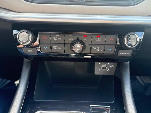 New 2026 Jeep Compass Limited AWD/4WD image 30