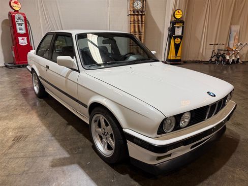 Used 1987 BMW 325is Coupe RWD image 4