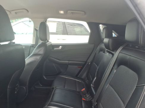 Used 2022 Ford Escape SEL FWD image 9