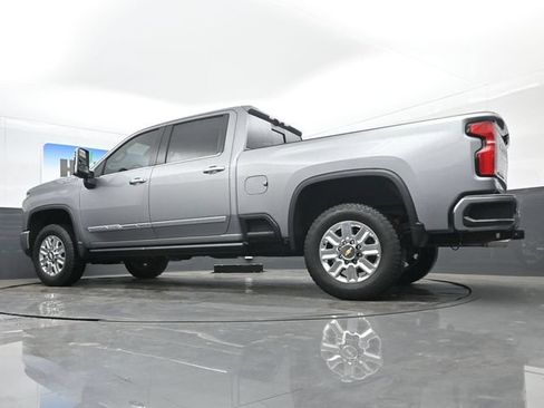 Used 2024 Chevrolet Silverado 2500 High Country w/ High Country Premium Package AWD/4WD image 20