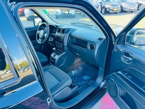 Used 2014 Jeep Patriot Sport FWD image 11