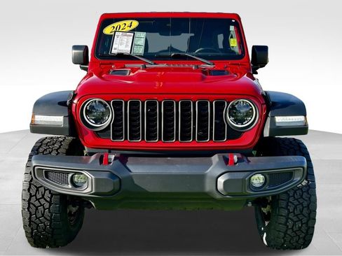 Used 2024 Jeep Wrangler Unlimited Rubicon AWD/4WD image 8