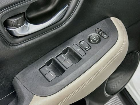 Used 2024 Honda HR-V LX image 15