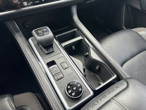 Used 2022 Nissan Pathfinder SL image 21