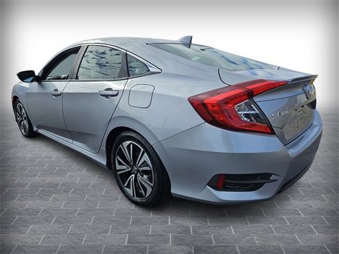 Used 2018 Honda Civic EX-T image 5