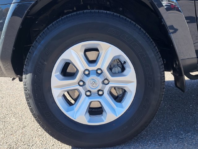 Used 2024 Toyota 4Runner SR5 AWD/4WD image 9