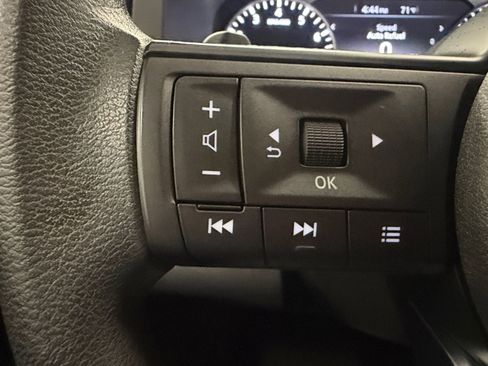 Used 2023 Nissan Pathfinder S FWD image 17