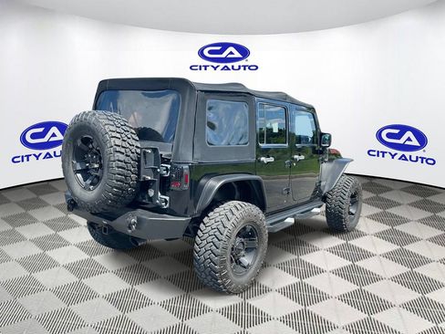 Used 2015 Jeep Wrangler Unlimited Rubicon AWD/4WD image 4