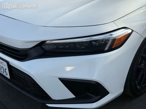 Used 2023 Honda Civic Sport image 8