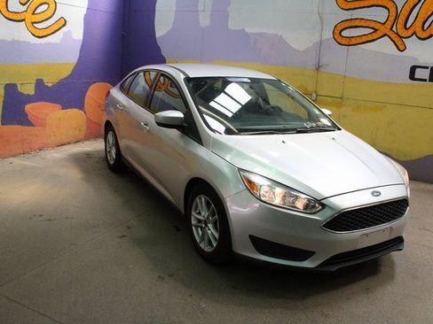 Used 2018 Ford Focus SE image 4