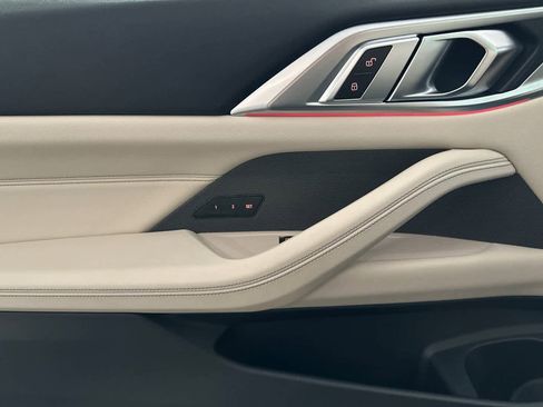 Used 2025 BMW 440i xDrive Coupe w/ Premium Package image 12