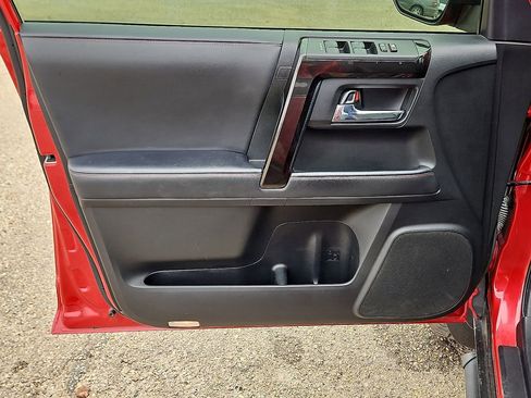 Used 2020 Toyota 4Runner SR5 image 12