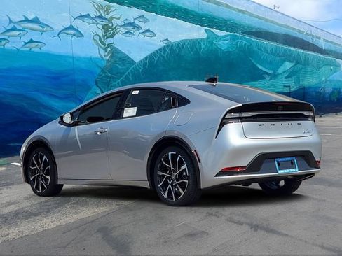 New 2026 Toyota Prius Plug-In Hybrid FWD image 2