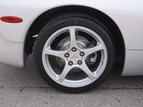 Used 2003 Chevrolet Corvette Coupe w/ Preferred Equipment Group image 12