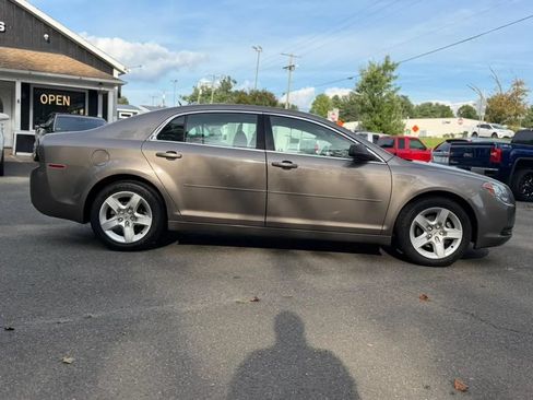 Used 2010 Chevrolet Malibu LS FWD image 8