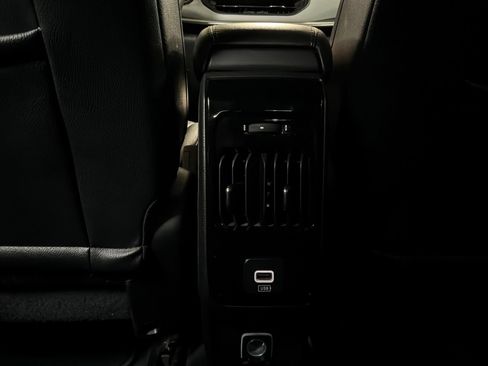 Used 2025 Jeep Compass Limited AWD/4WD image 12