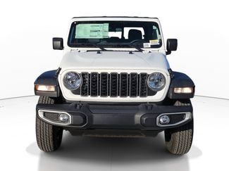 New 2026 Jeep Gladiator Sport video 2