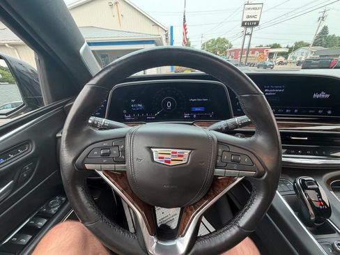 Used 2023 Cadillac Escalade ESV Sport Platinum w/ LPO, ONYX Package AWD/4WD image 10