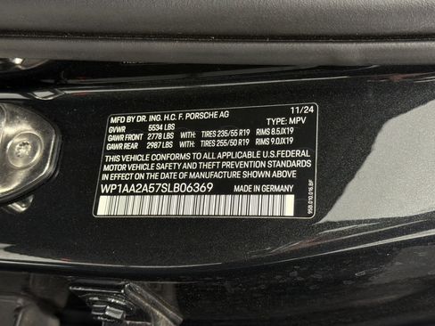 Certified 2025 Porsche Macan image 60