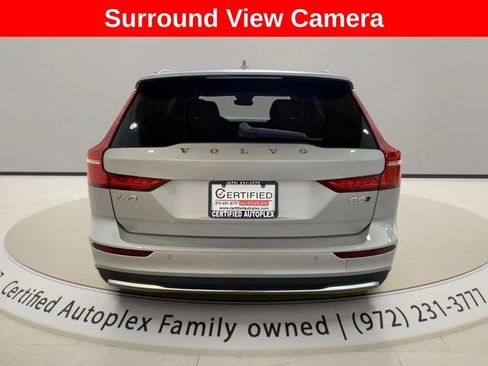 Used 2025 Volvo V60 B5 Cross Country Plus AWD/4WD image 4