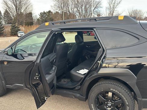 Used 2022 Subaru Outback Wilderness w/ Wilderness Package image 12