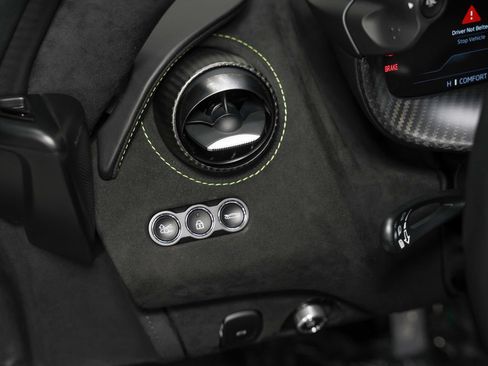 Used 2024 McLaren 750S Spider RWD image 41