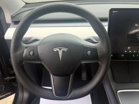 Used 2024 Tesla Model Y Long Range AWD/4WD image 13