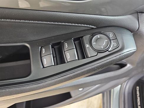 Certified 2023 Chevrolet Traverse LT image 35