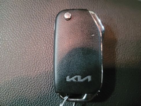 Used 2023 Kia Forte LXS w/ LXS Technology Package image 32