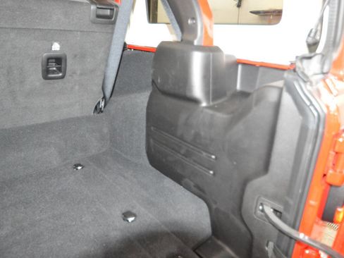 Used 2025 Jeep Wrangler Unlimited Sahara w/ Safety Group image 20