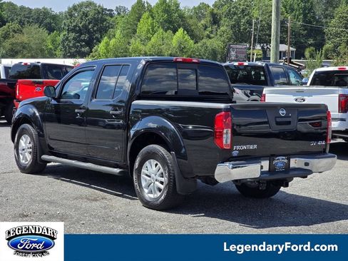 Used 2021 Nissan Frontier SV AWD/4WD image 2