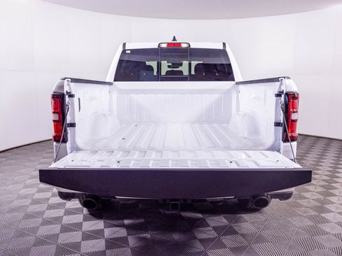 New 2026 RAM 1500 4x4 Crew Cab image 31
