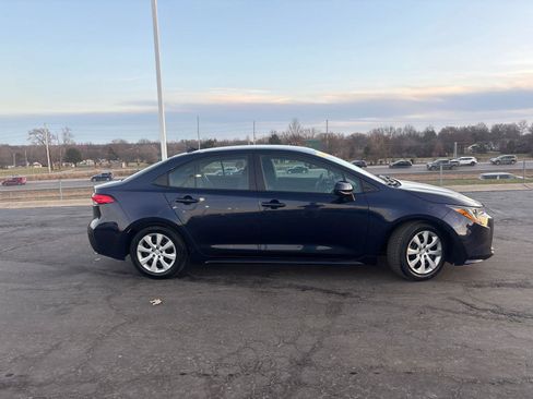 Used 2023 Toyota Corolla LE image 9