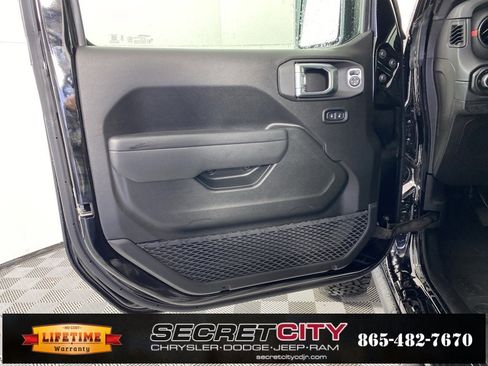 New 2026 Jeep Wrangler Unlimited Rubicon image 12