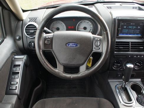 Used 2010 Ford Explorer Sport Trac XLT AWD/4WD image 5