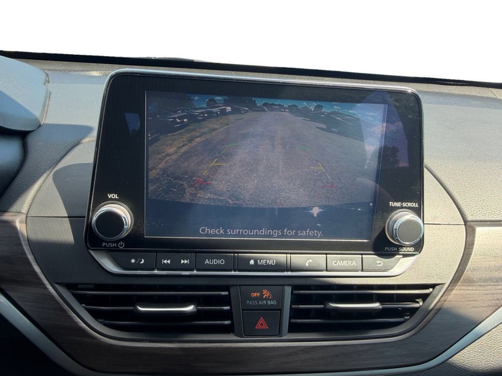 Used 2024 Nissan Altima 2.5 SV FWD image 16