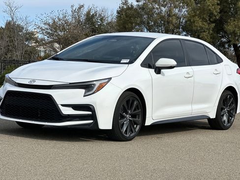Certified 2024 Toyota Corolla SE image 9