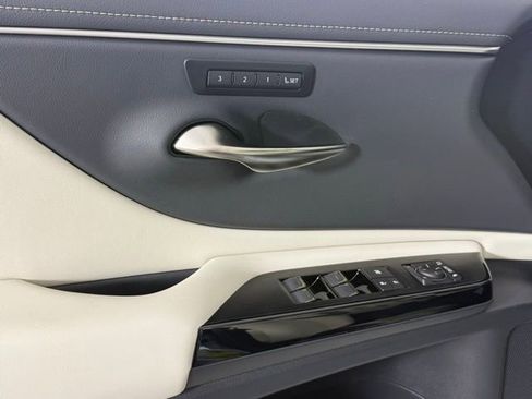 New 2025 Lexus ES 350 w/ Premium Package image 12