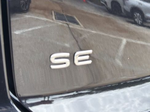 Certified 2026 Volkswagen Atlas Cross Sport SE FWD image 11