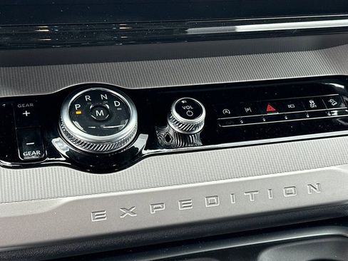 New 2026 Ford Expedition Active image 19