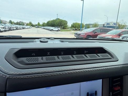 Used 2024 Ford Bronco Raptor AWD/4WD image 30