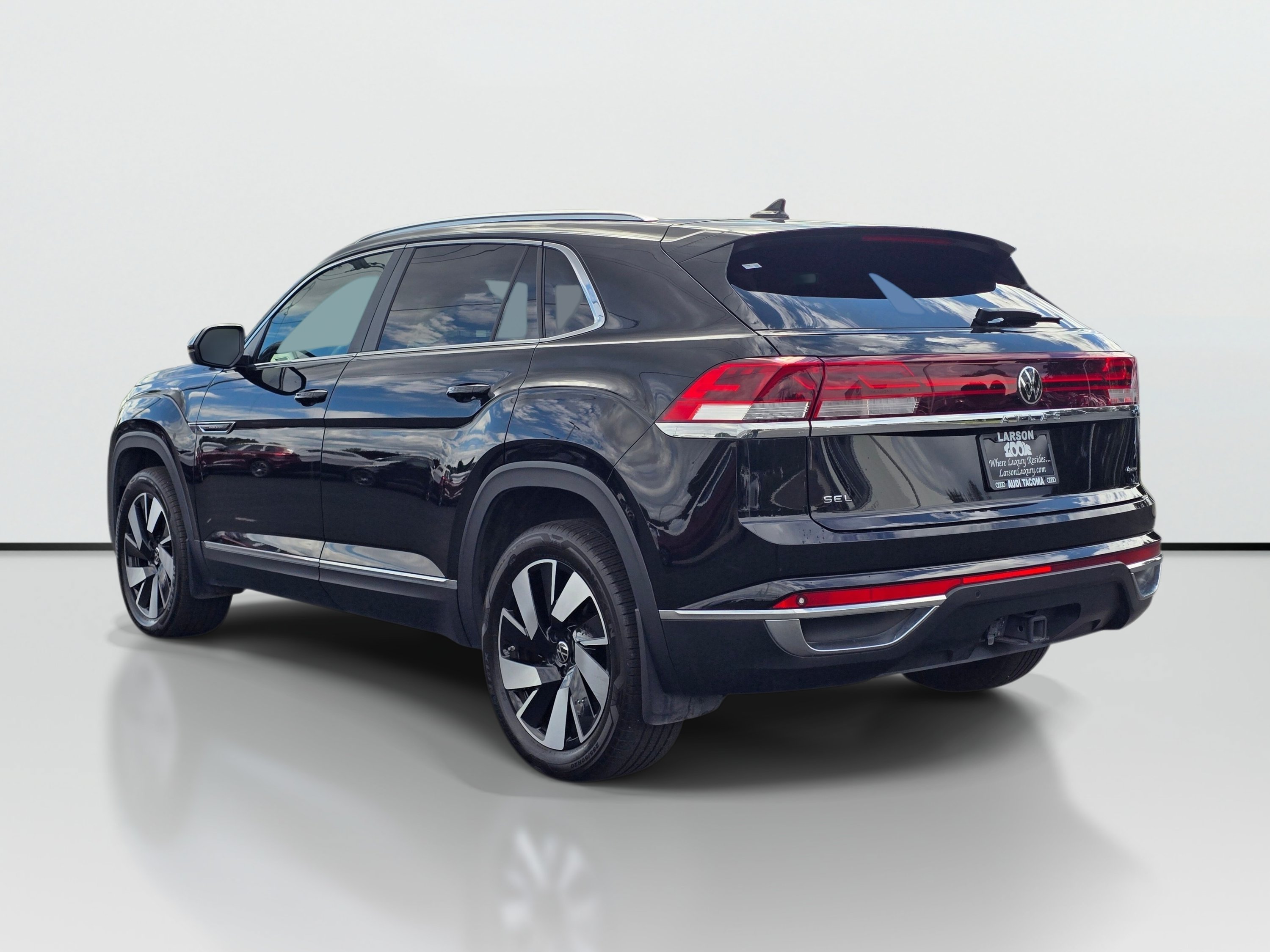 Used 2024 Volkswagen Atlas Cross Sport SEL AWD/4WD image 3