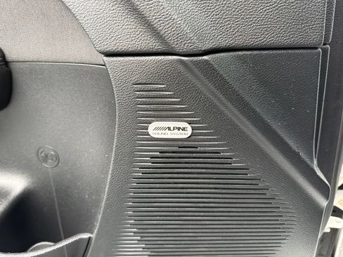 Used 2018 Dodge Challenger R/T Scat Pack RWD image 11
